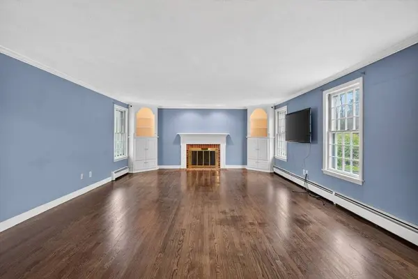 10 Olympic Ln, North Andover, MA 01845