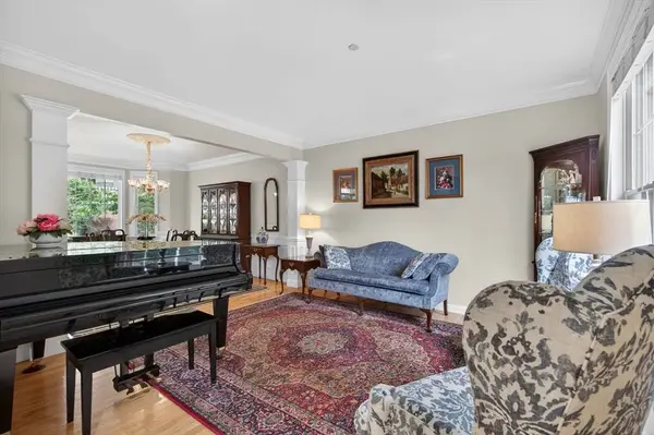 23 Palomino Dr, North Andover, MA 01845