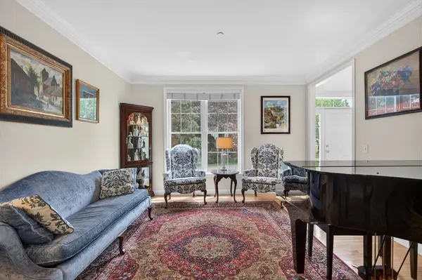 23 Palomino Dr, North Andover, MA 01845