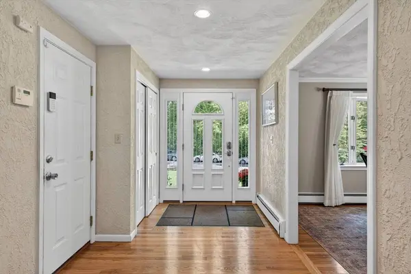 28 Algonquin Ave, Andover, MA 01810