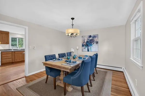 10 Hemlock Rd, Andover, MA 01810