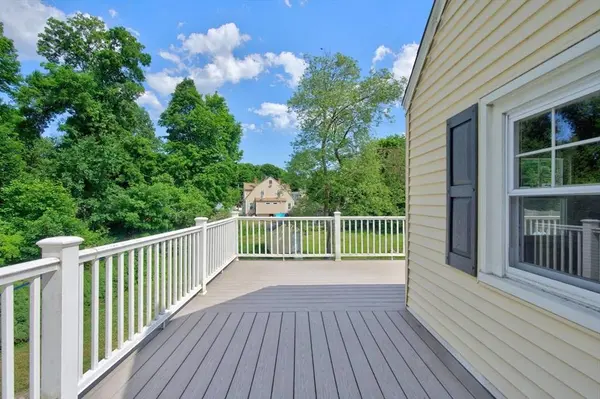 80 Stevens St, Andover, MA 01810