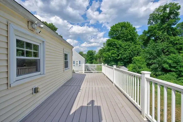 80 Stevens St, Andover, MA 01810
