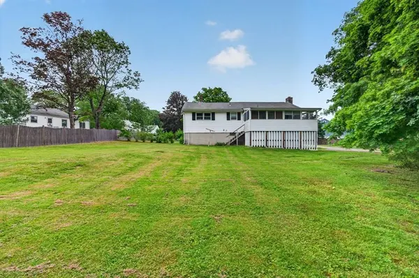 64 Sylvan Ter, North Andover, MA 01845