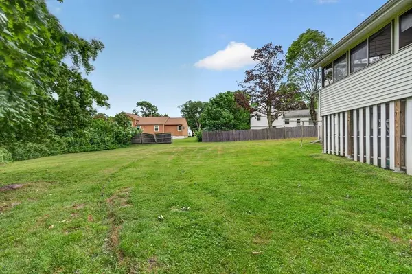 64 Sylvan Ter, North Andover, MA 01845