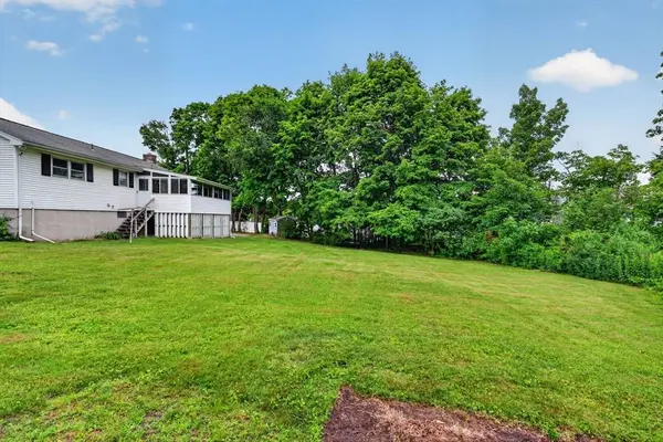 64 Sylvan Ter, North Andover, MA 01845