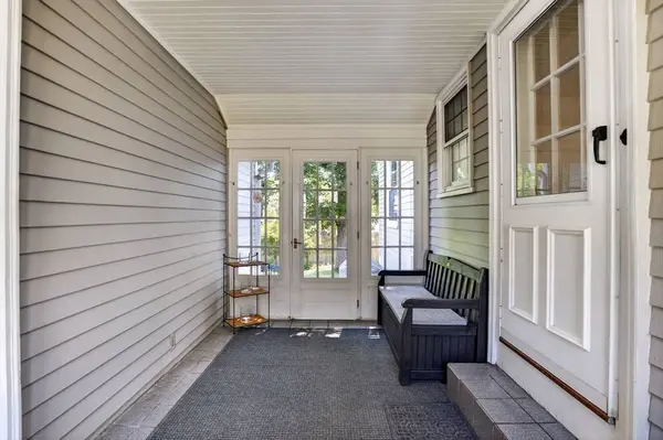 90 Lowell St, Andover, MA 01810