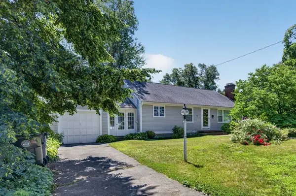 90 Lowell St, Andover, MA 01810