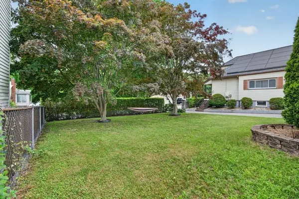 23 Hazel St, Methuen, MA 01844