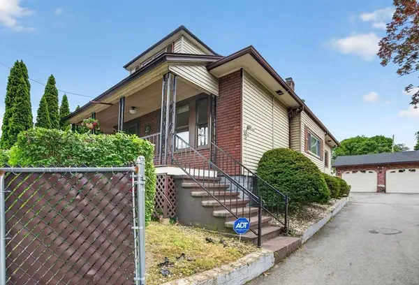 23 Hazel St, Methuen, MA 01844