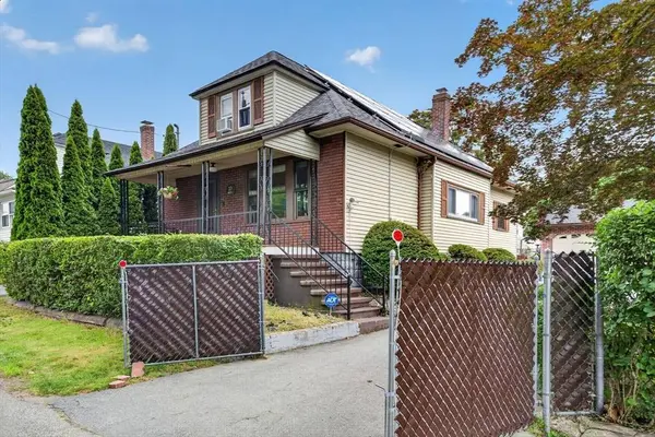 23 Hazel St, Methuen, MA 01844