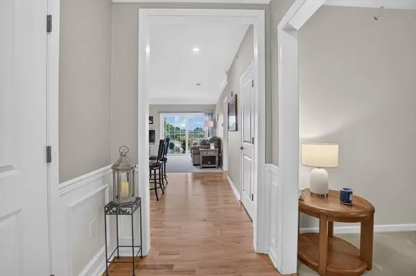 1 Francis Dr #405, Andover, MA 01810