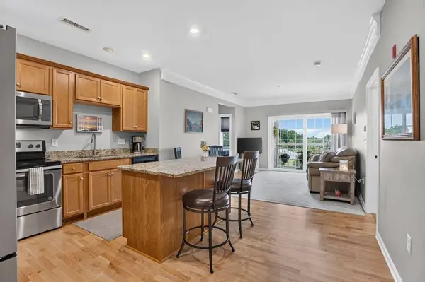 1 Francis Dr #405, Andover, MA 01810
