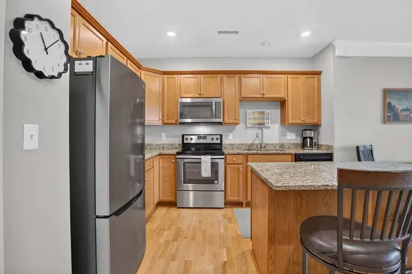1 Francis Dr #405, Andover, MA 01810