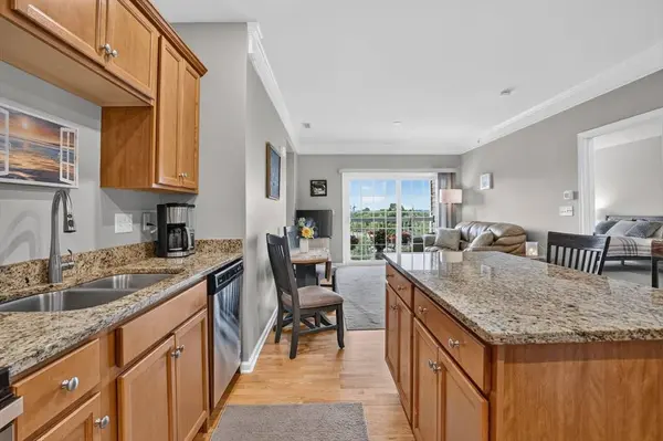 1 Francis Dr #405, Andover, MA 01810