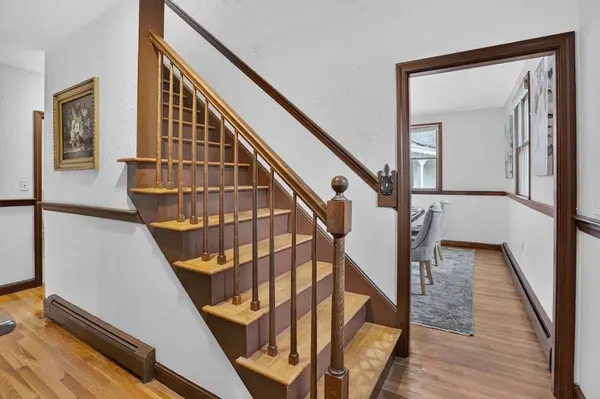 8 Marion Ave, Andover, MA 01810