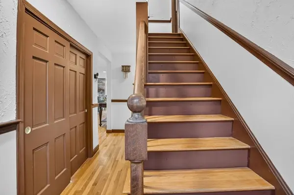 8 Marion Ave, Andover, MA 01810