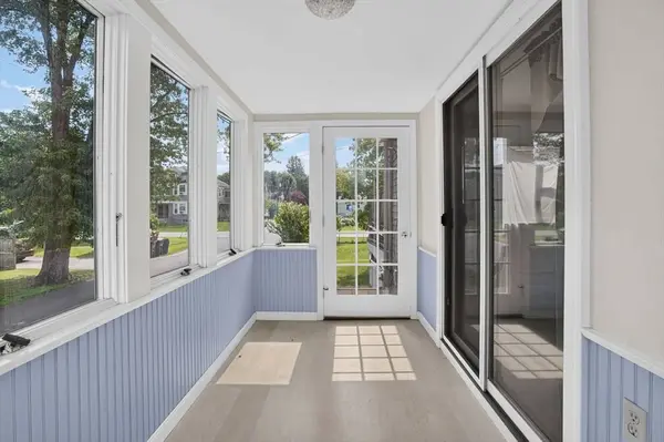 128 Mablin Ave, North Andover, MA 01845