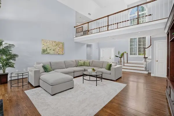 3 Newman Hill Dr, Andover, MA 01810