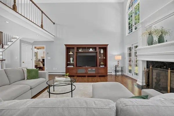 3 Newman Hill Dr, Andover, MA 01810