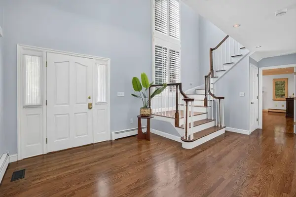 3 Newman Hill Dr, Andover, MA 01810