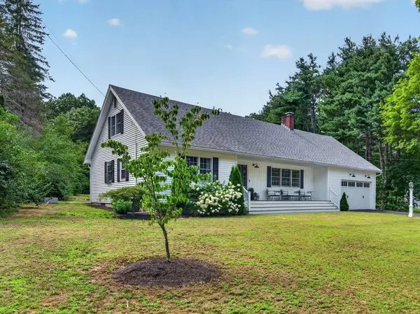 6 Hawthorne Cir, Andover, MA 01810