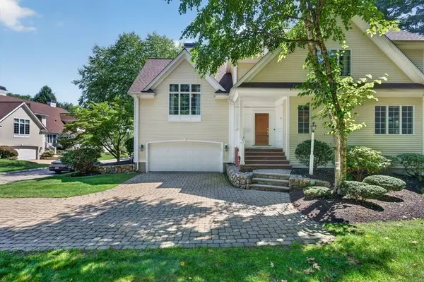 32 Bobby Jones Dr #32, Andover, MA 01810