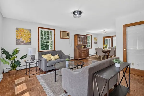 373 Raleigh Tavern Ln, North Andover, MA 01845