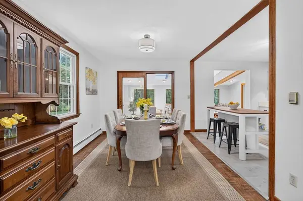 373 Raleigh Tavern Ln, North Andover, MA 01845