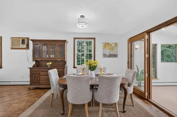 373 Raleigh Tavern Ln, North Andover, MA 01845