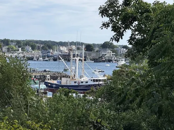 4 Scott St, Gloucester, MA 01930