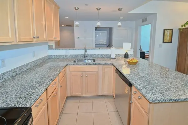 1 Powder Mill Square #107, Andover, MA 01810