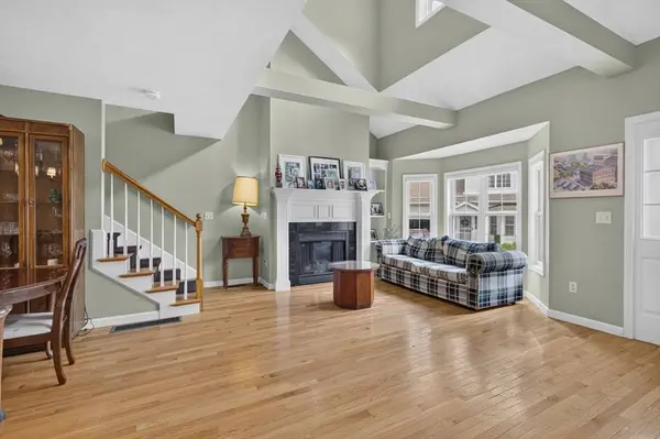1 Tanglewood Park Dr #1, Haverhill, MA 01830