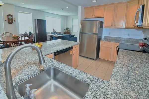 1 Powder Mill Square #107, Andover, MA 01810