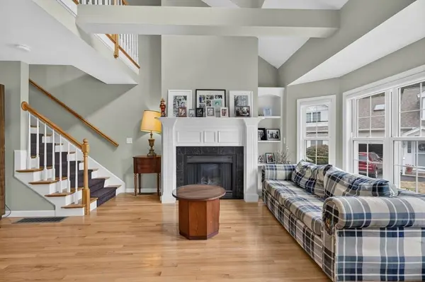 1 Tanglewood Park Dr #1, Haverhill, MA 01830