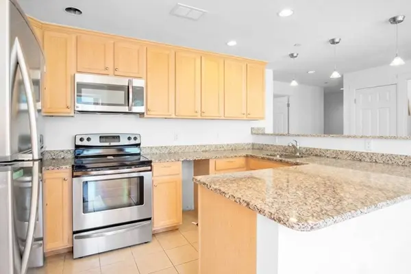 1 Powder Mill Square #107, Andover, MA 01810