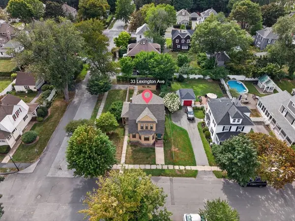 33 Lexington Ave, Haverhill, MA 01835