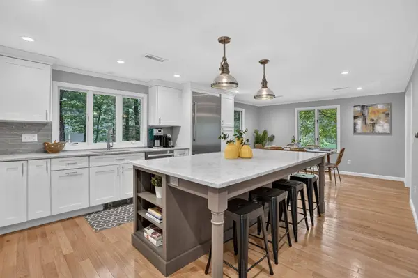 27 Algonquin Ave, Andover, MA 01810