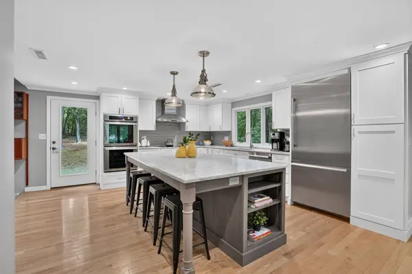 27 Algonquin Ave, Andover, MA 01810