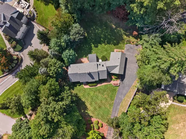 132 Brentwood Cir, North Andover, MA 01845