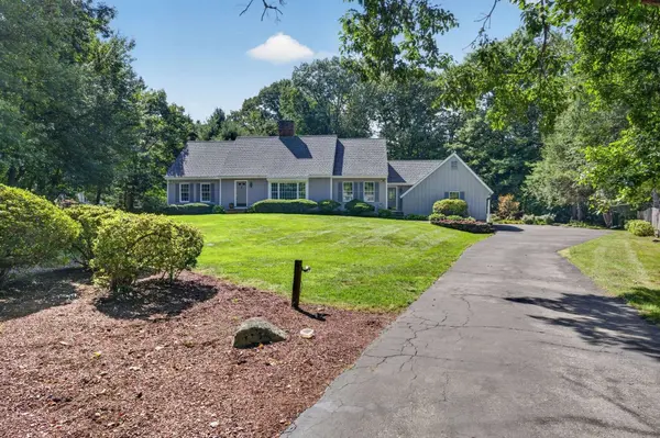 132 Brentwood Cir, North Andover, MA 01845