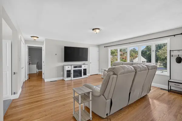 11 Powder Hill Rd, Methuen, MA 01844