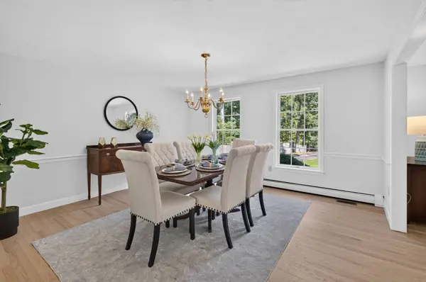 132 Brentwood Cir, North Andover, MA 01845