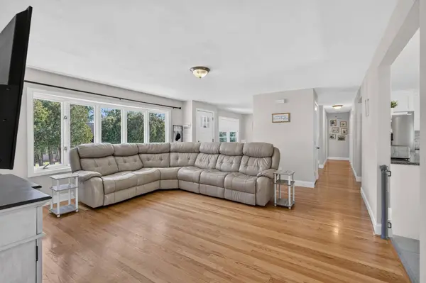 11 Powder Hill Rd, Methuen, MA 01844
