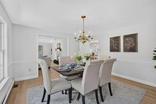 132 Brentwood Cir, North Andover, MA 01845