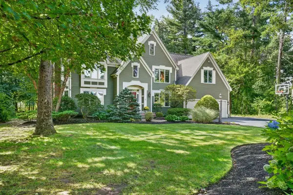 4 Chippy Ln, Andover, MA 01810