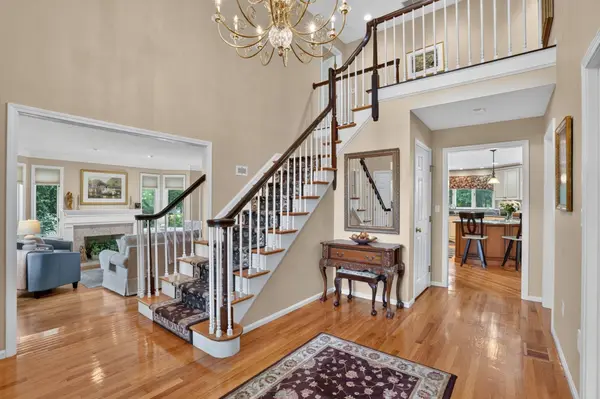 4 Chippy Ln, Andover, MA 01810