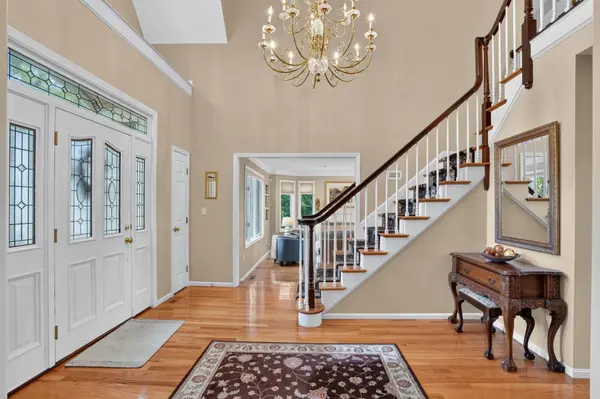 4 Chippy Ln, Andover, MA 01810
