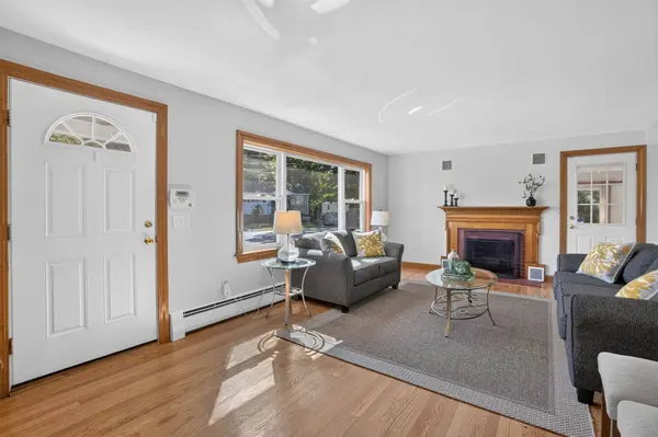 36 Mckenney Cir, Andover, MA 01810
