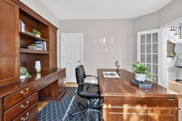25 Thistle Rd, North Andover, MA 01845